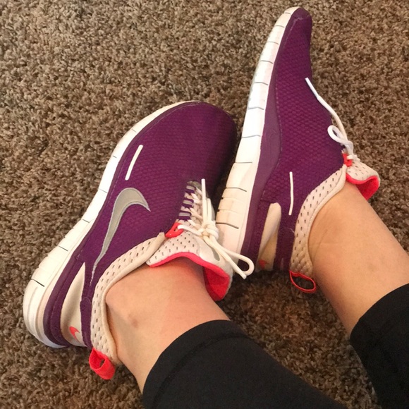 Nike Shoes - Nike purple sneakers